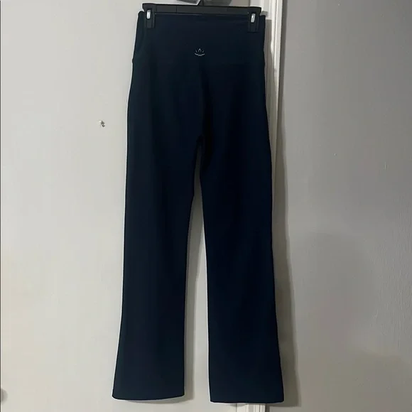 Beyond Yoga  High Waisted flare leggings - Picture 3 of 7